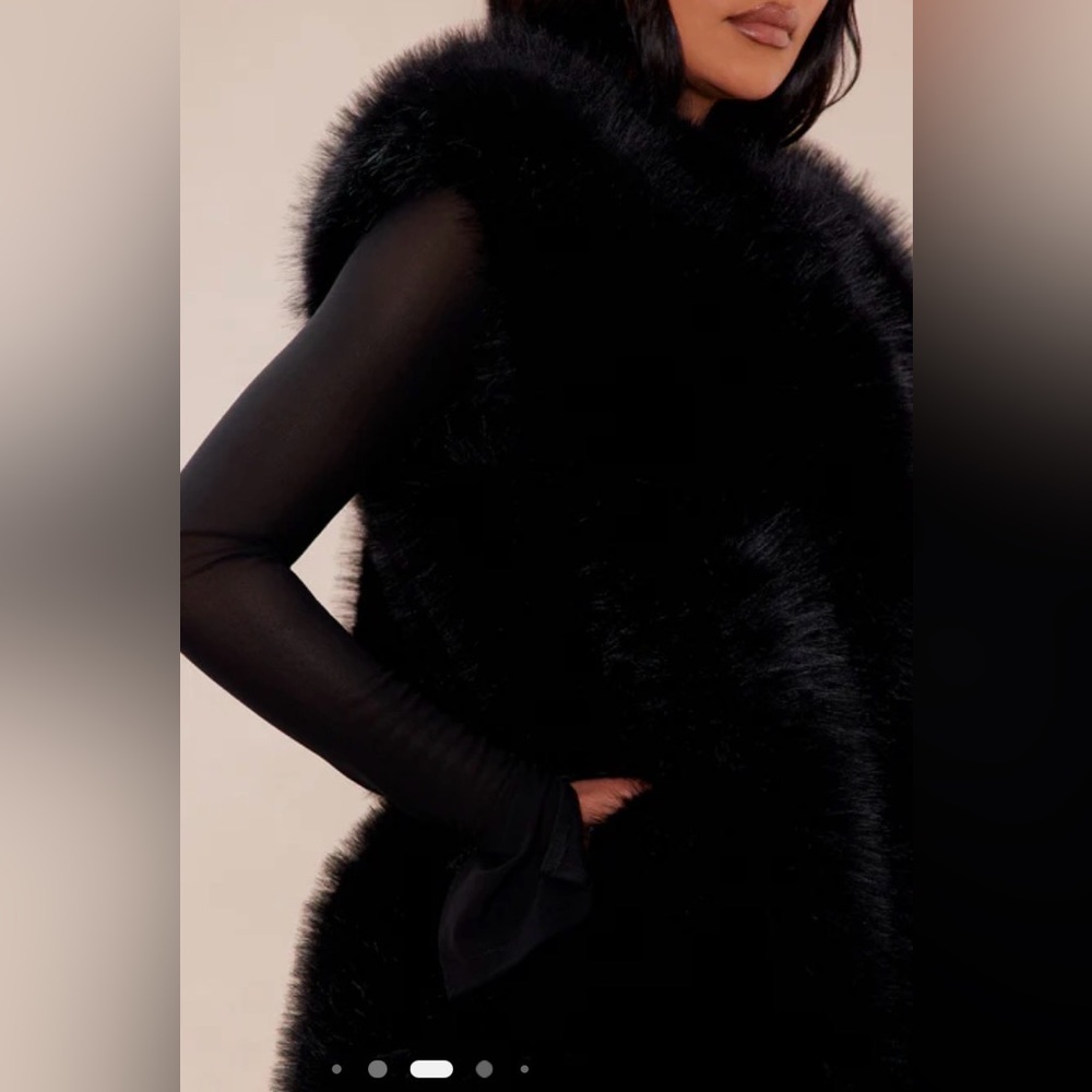 Fashion Nova Denver Black Faux Fur Vest. Perfect for layering. NWT!!! - Picture 3 of 4